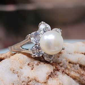 Free People Jewelry Silver Ring Size 10 Natural Pearl Crystals Boho Elegant